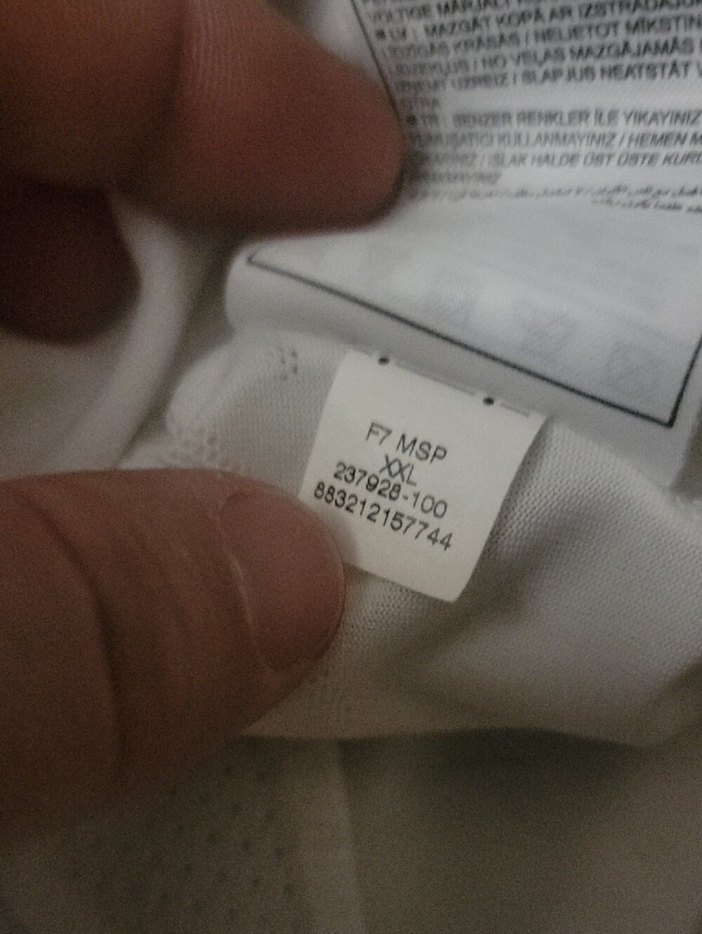 Nike Manchester United training shirt, specifically from the 2007-2008 - Picture 4 of 5